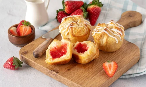 Strawberry Cream Croissant Crowns